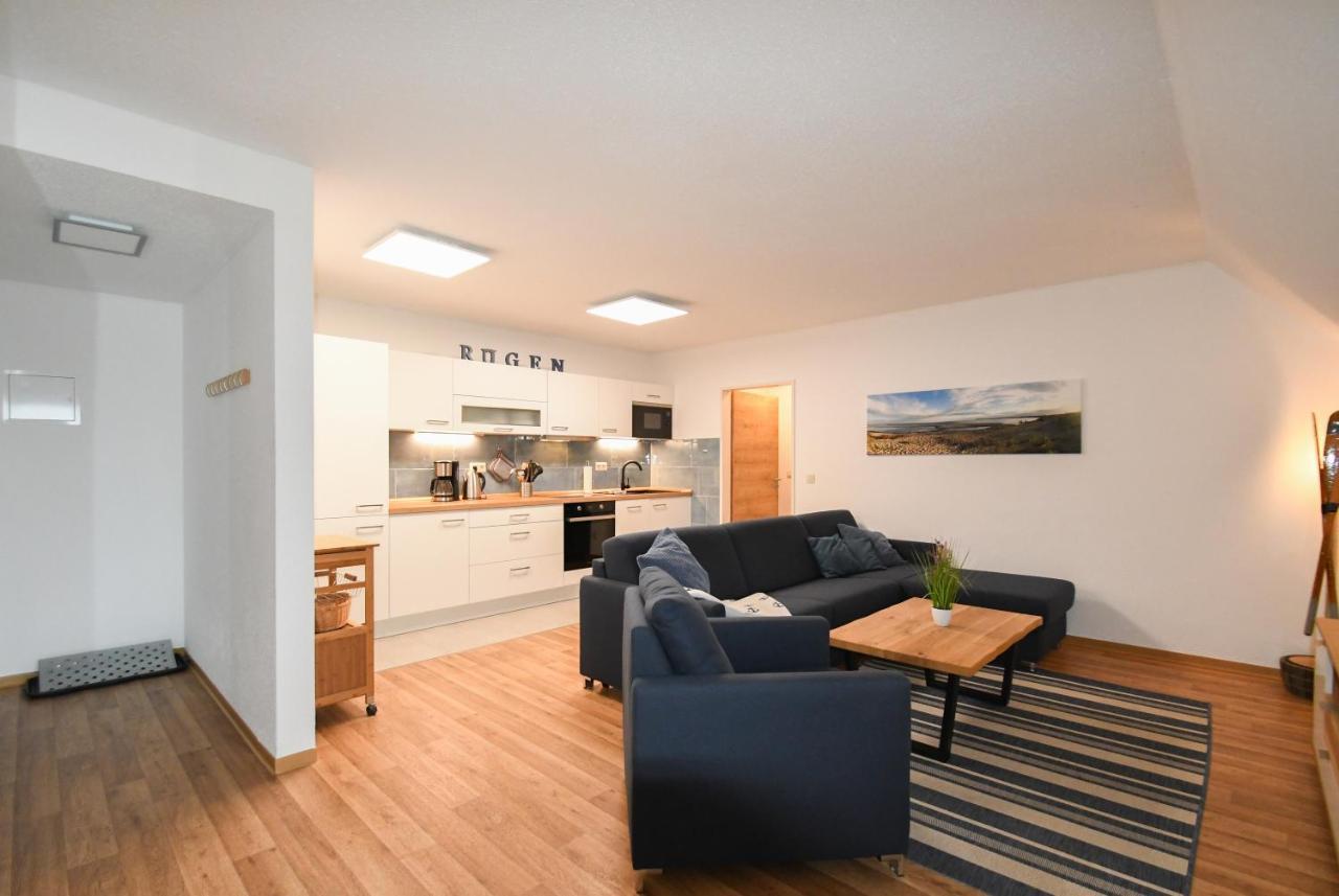 Ferienwohnung Weitblick Mit Logia Lobbe Bagian luar foto
