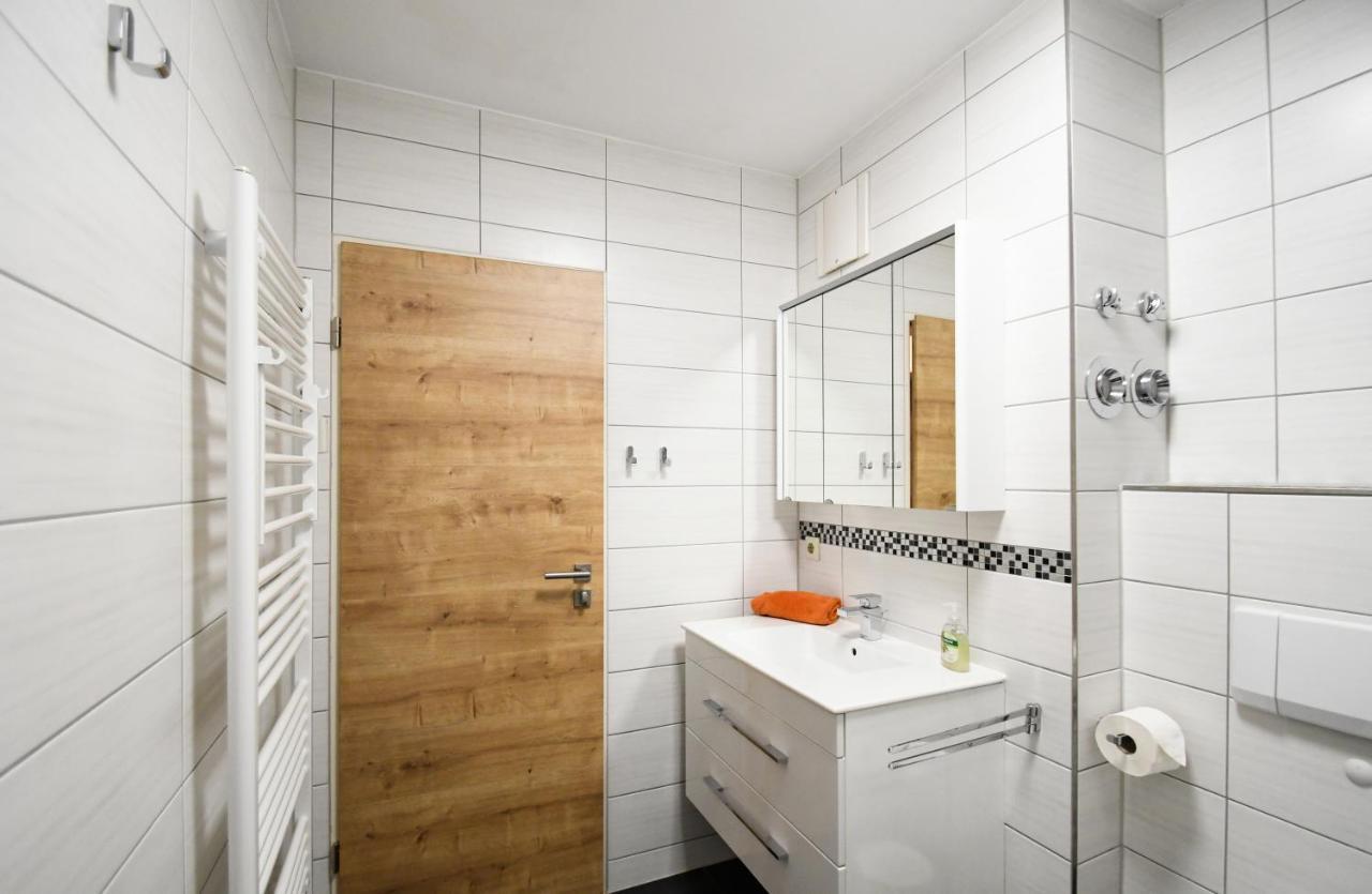 Ferienwohnung Weitblick Mit Logia Lobbe Bagian luar foto